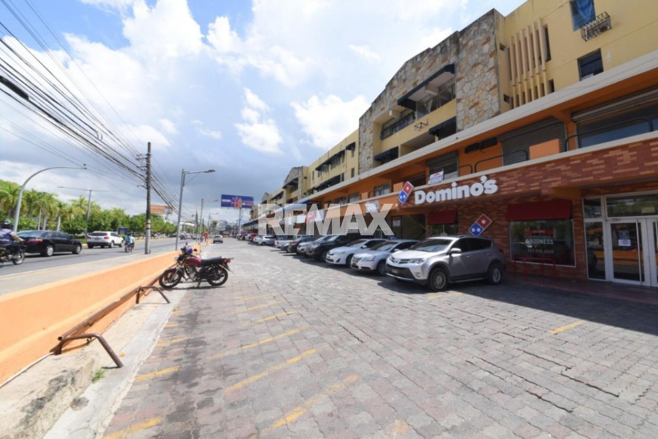 Commercial Space en SANTO DOMINGO DE GUZMÁN, EL MILLÓN