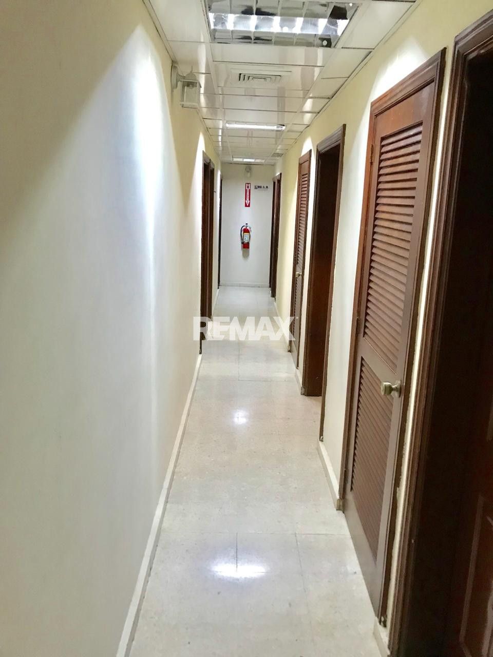 Local de Oficina en SANTO DOMINGO DE GUZMÁN, EL MILLÓN