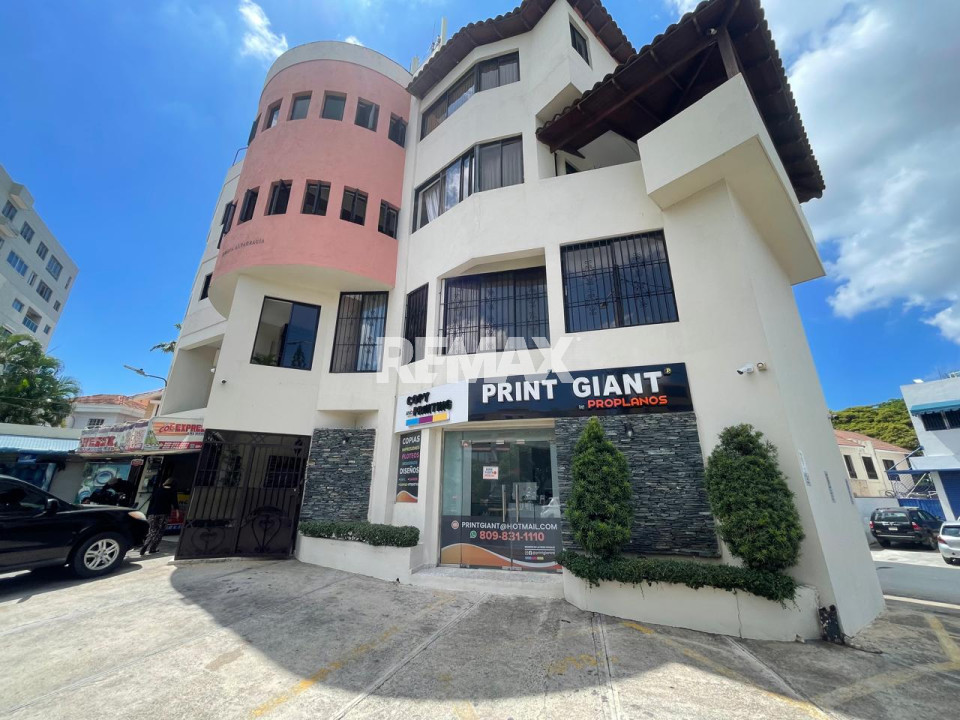 Edificio en LAS PRADERAS, SANTO DOMINGO DE GUZMÁN