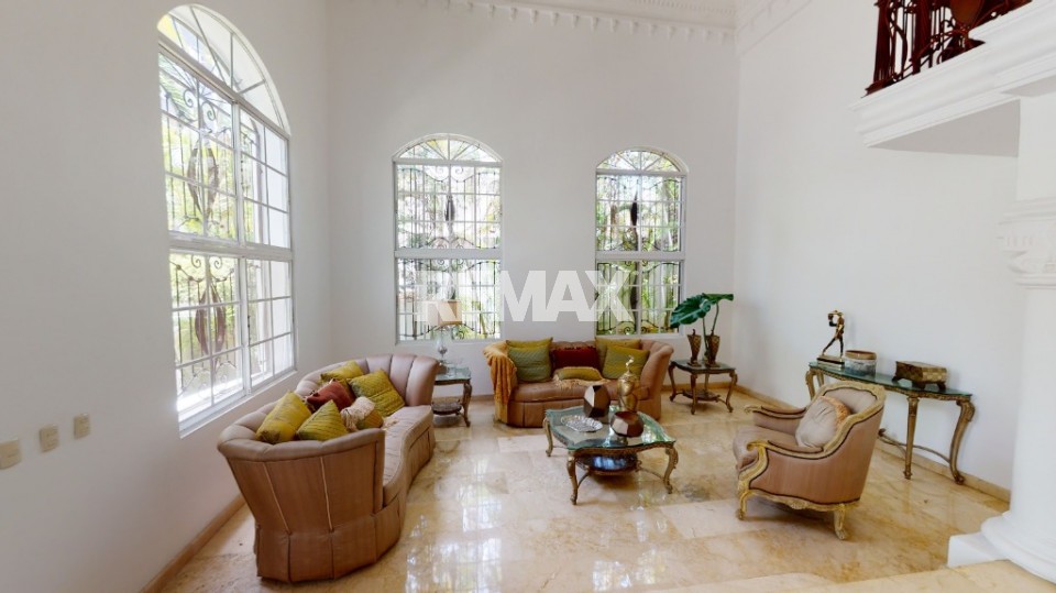 House en SANTO DOMINGO DE GUZMÁN, LOS CACICAZGOS