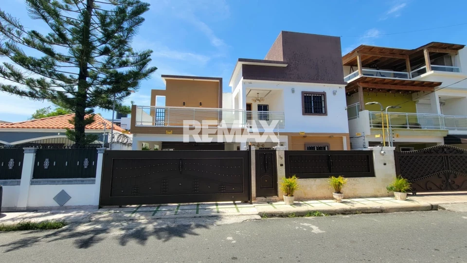 Casa en SANTO DOMINGO ESTE, PRADO ORIENTAL I