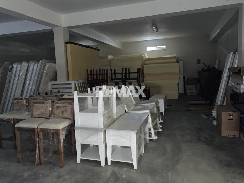Local Comercial de 2 Niveles en Venta – Excelente Ubicación - 4