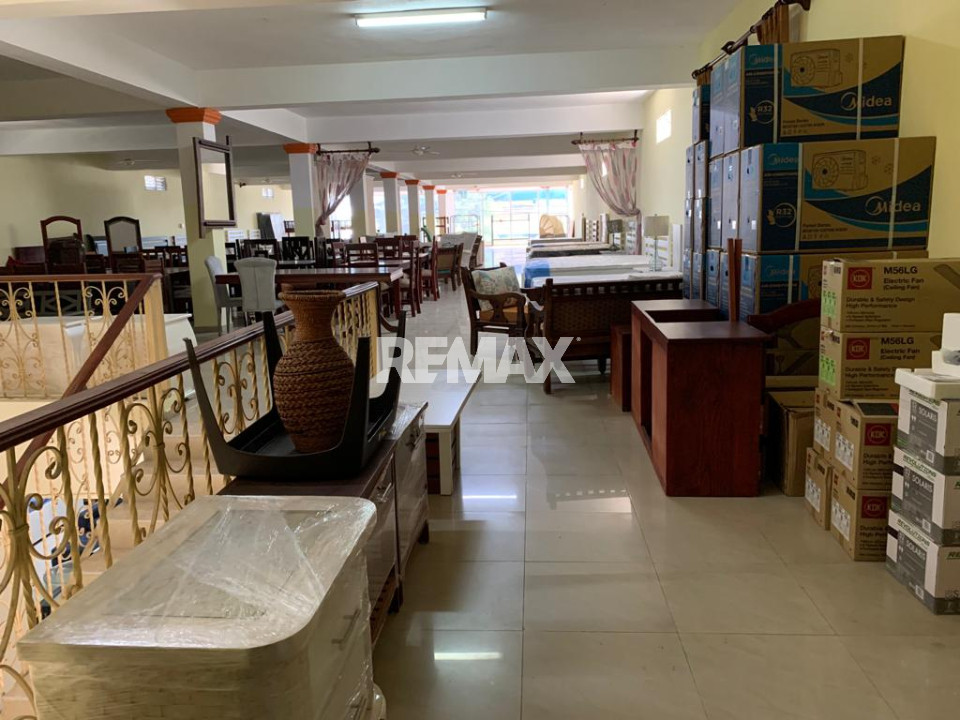 Local Comercial de 2 Niveles en Venta – Excelente Ubicación - 5