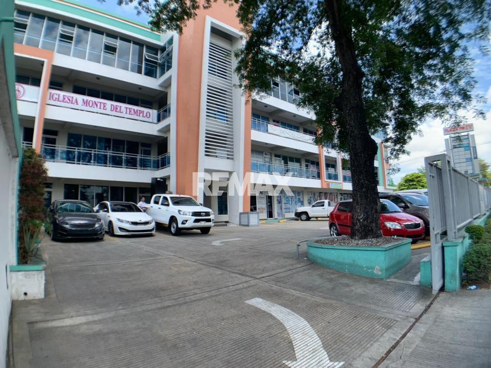 Local Comercial en SANTO DOMINGO DE GUZMÁN, ALTOS DE ARROYO HONDO II