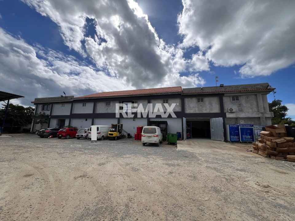 Nave Industrial en LA ESTANCIA, LA ROMANA