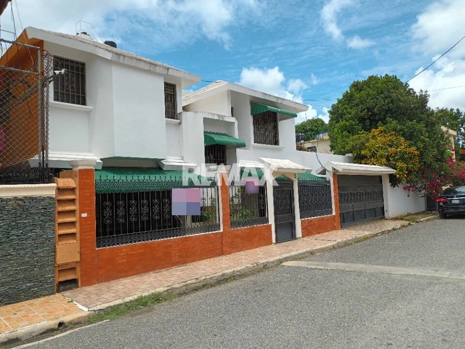 Casa en SANTO DOMINGO ESTE, RESIDENCIAL BRISA ORIENTAL V