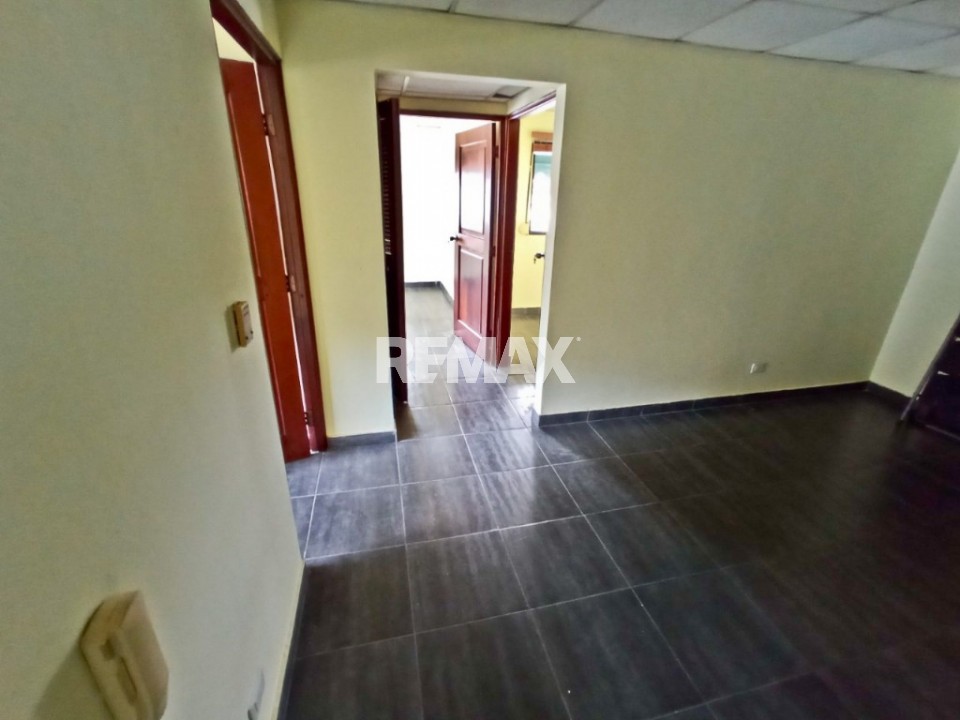 Local Comercial en SANTO DOMINGO DE GUZMÁN, ENSANCHE NACO