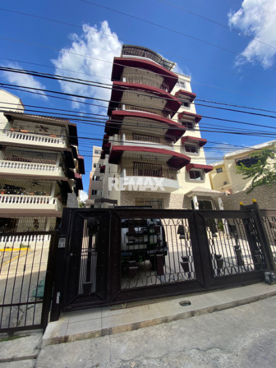 Edificio en COLINAS DE LOS RÍOS, SANTO DOMINGO DE GUZMÁN