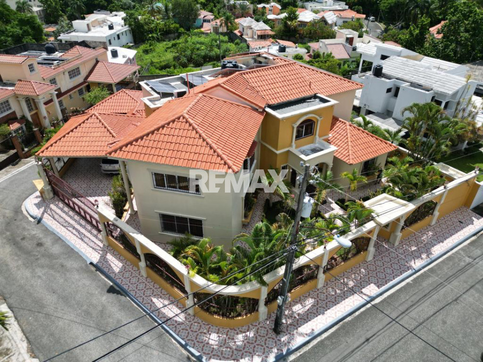 Casa en SANTO DOMINGO DE GUZMÁN, ALTOS DE ARROYO HONDO III