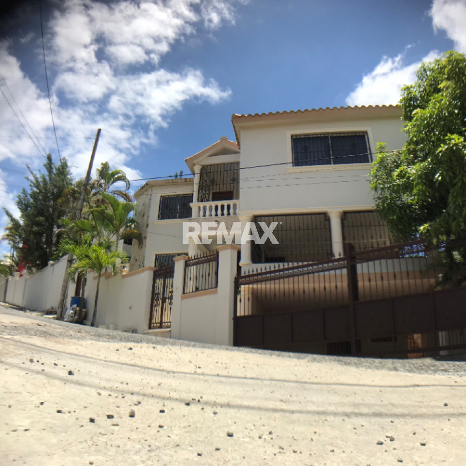 Casa en SANTO DOMINGO OESTE, URBANIZACIÓN PARAÍSO DEL CARIBE