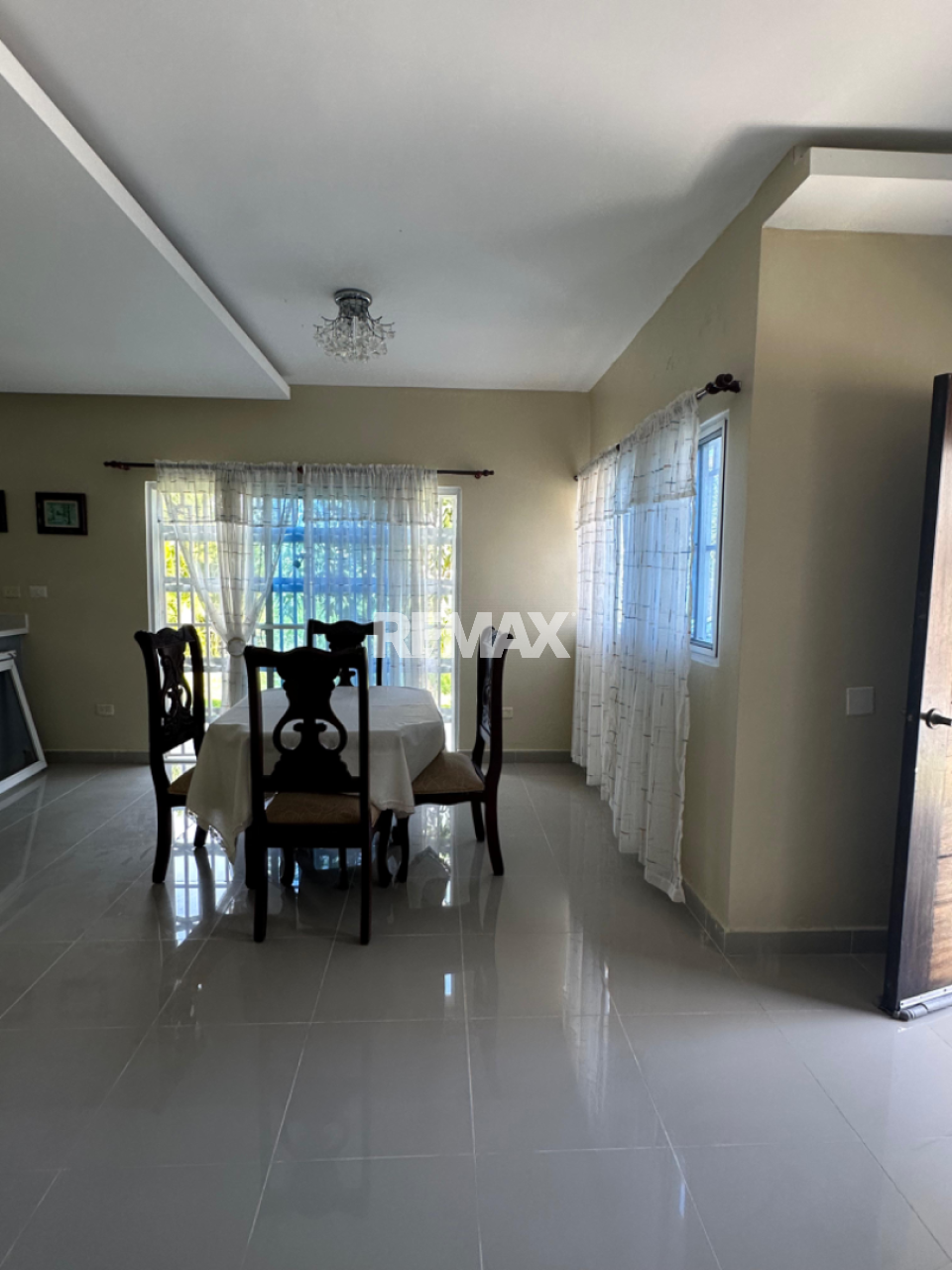 Casa en renta. y venta a 5min de Downtown Punta Cana - 1