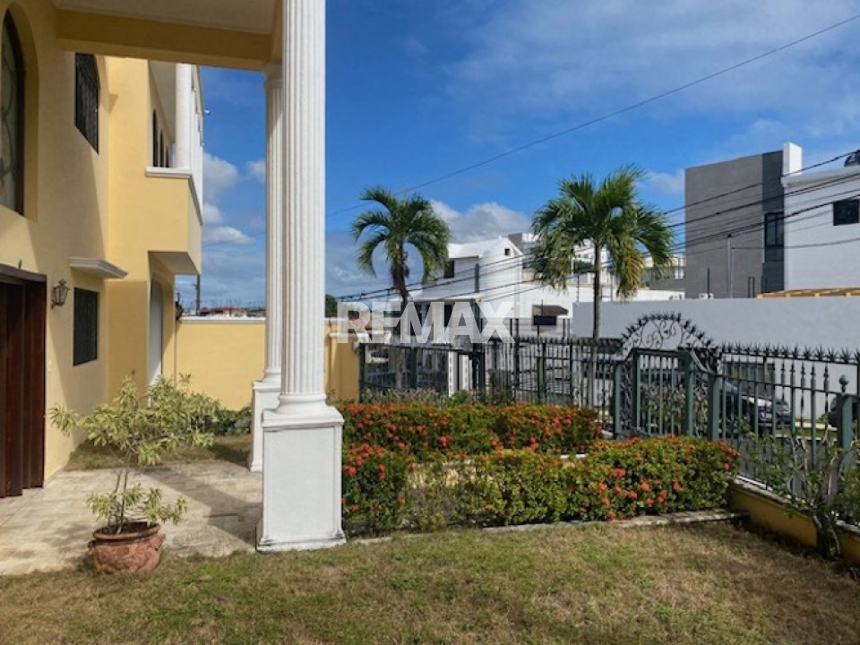 Casa en SANTO DOMINGO DE GUZMÁN, LAS COLINAS DEL SEMINARIO I