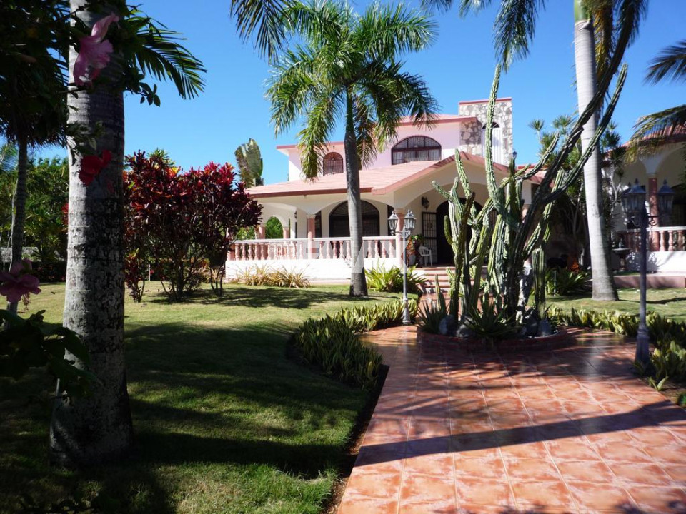 Casa en BAVARO, EL EJECUTIVO