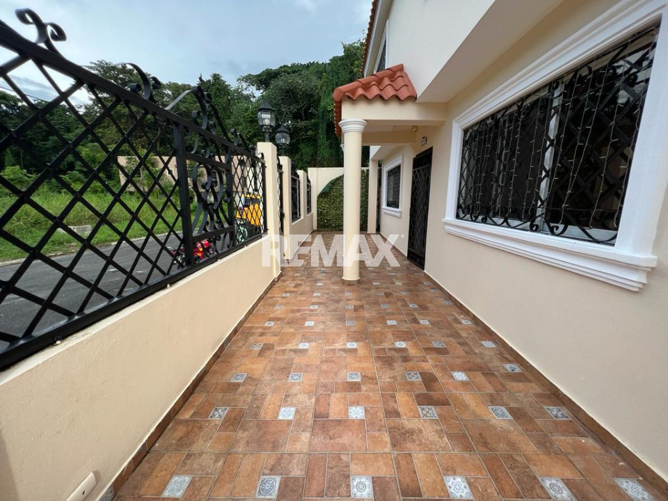 House en SANTO DOMINGO DE GUZMÁN, ALTOS DE ARROYO HONDO III