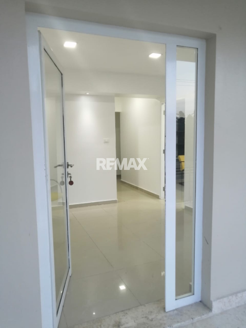 Local de Oficina en BAVARO, EL CORTECITO