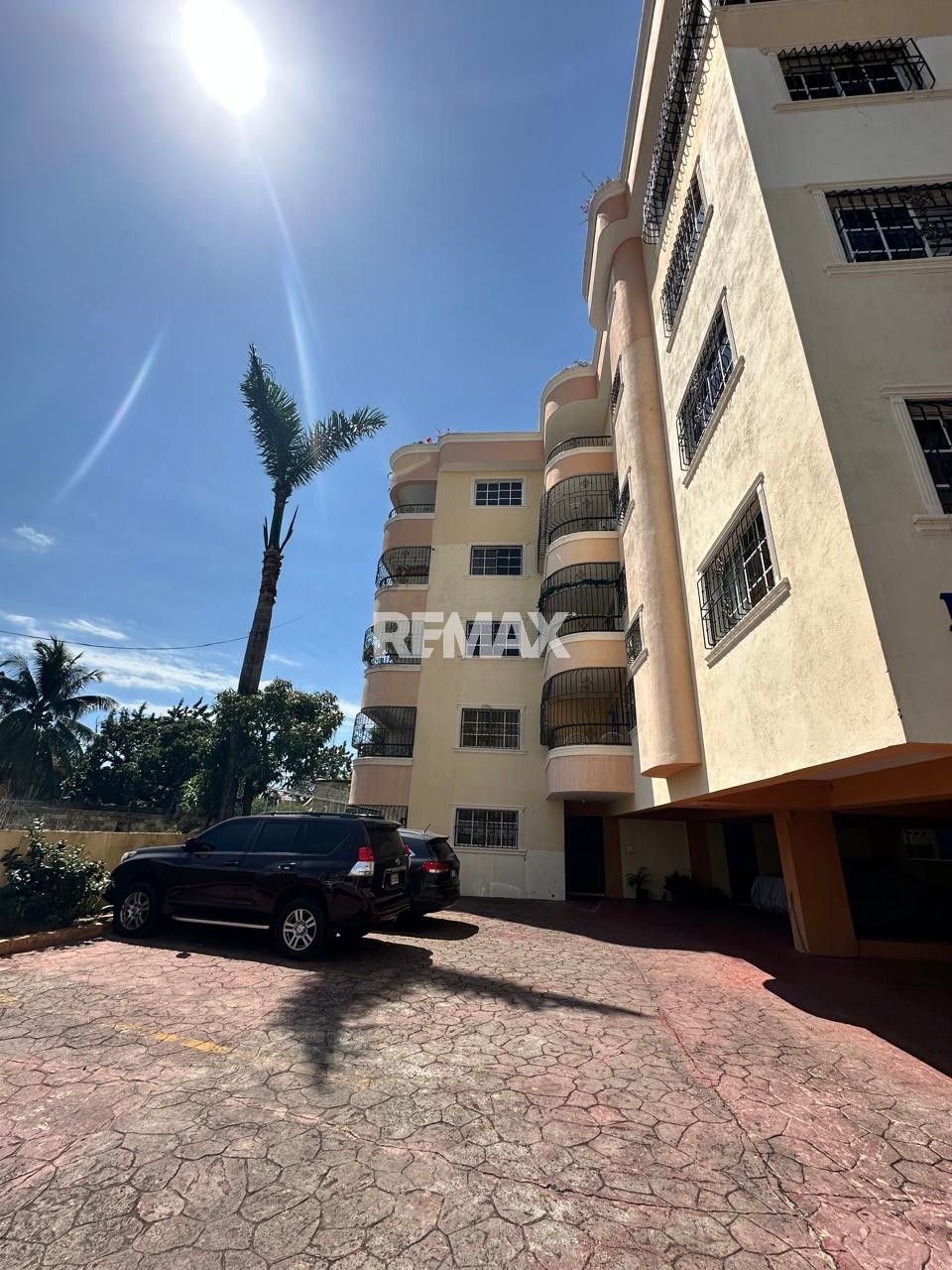 Apartamento en SANTO DOMINGO ESTE, RESIDENCIAL LOS TRES OJOS