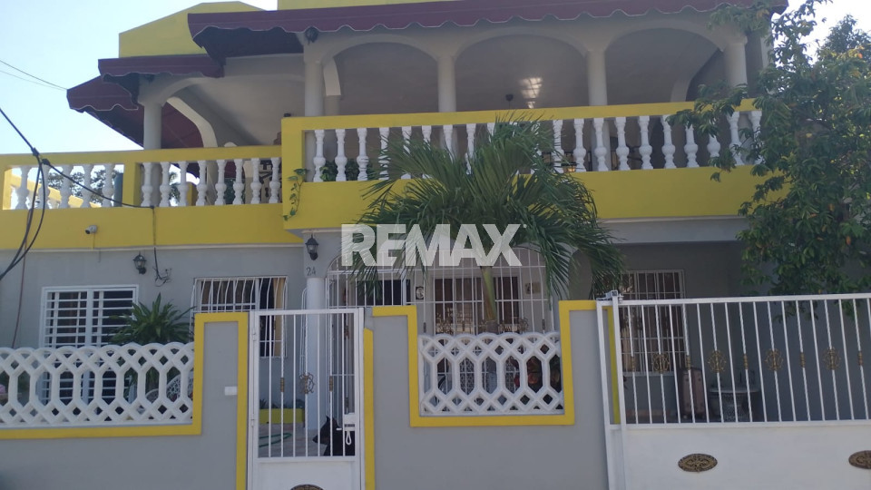 Casa en SANTO DOMINGO OESTE, LA CIENAGA
