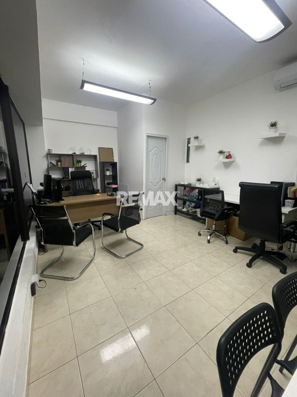 Commercial Space en SANTO DOMINGO DE GUZMÁN, ENSANCHE NACO