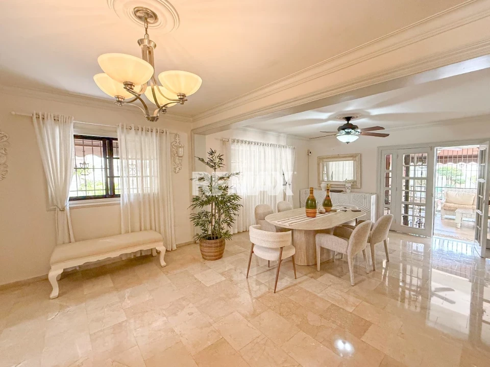 Casa en SANTO DOMINGO DE GUZMÁN, ALTOS DE ARROYO HONDO III