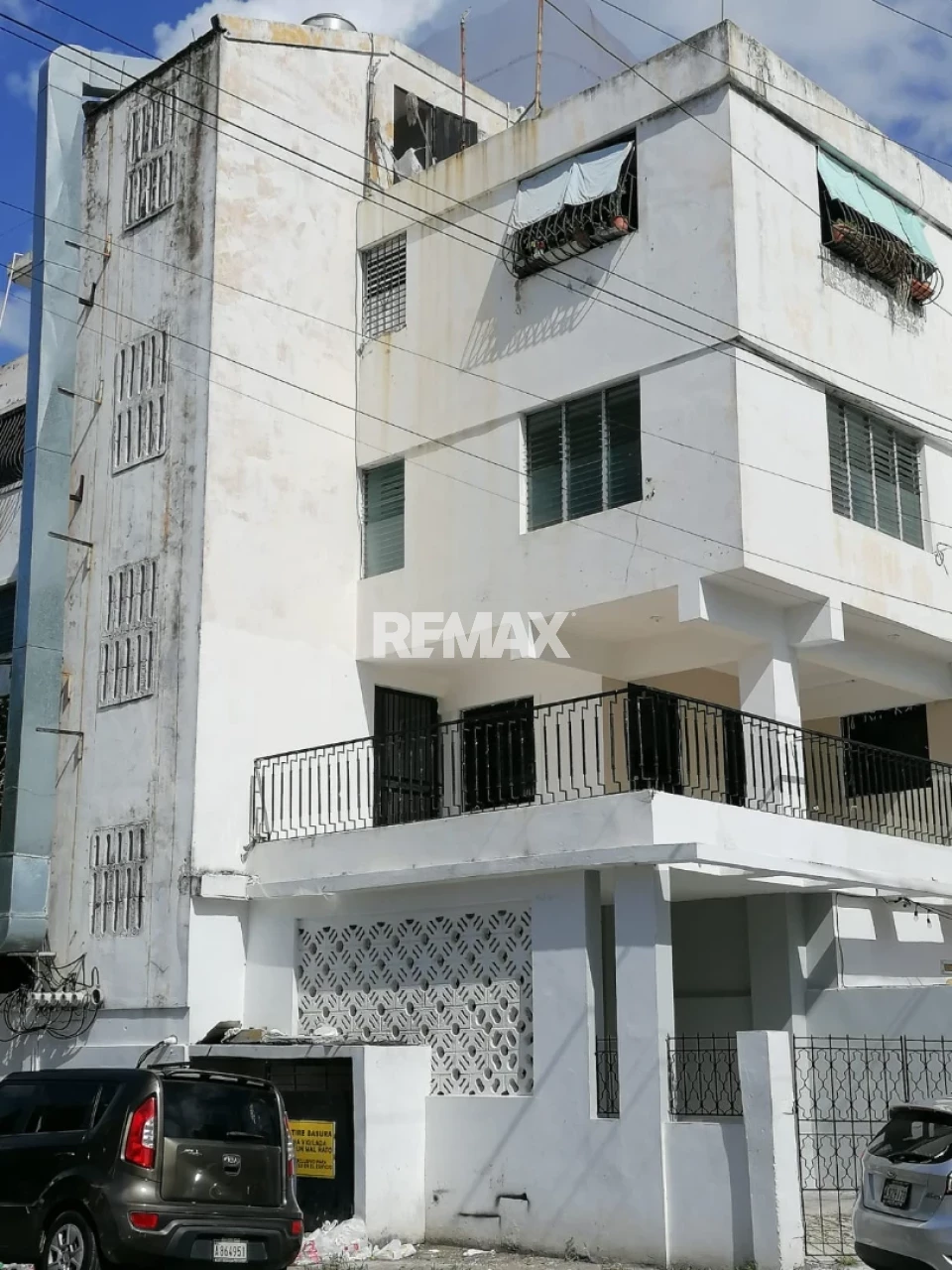 Edificio en LA FERIA, SANTO DOMINGO DE GUZMÁN