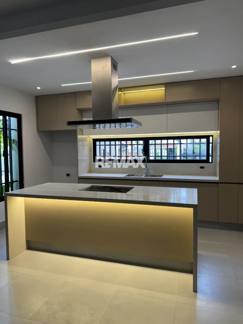 Apartamento en LA ROMANA, URBANIZACIÓN BUENA VISTA NORTE