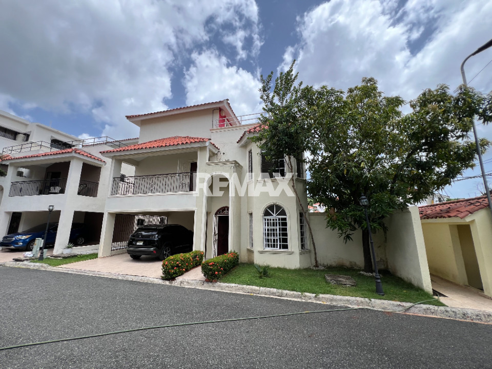 Casa en COLINAS DE LOS RÍOS, SANTO DOMINGO DE GUZMÁN