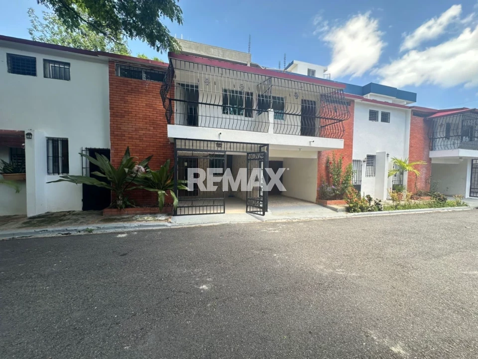 Casa en SANTO DOMINGO ESTE, ALMA ROSA II