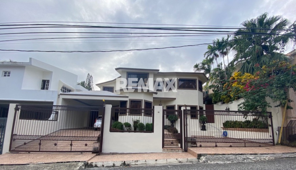 Casa en SANTO DOMINGO DE GUZMÁN, ALTOS DE ARROYO HONDO III