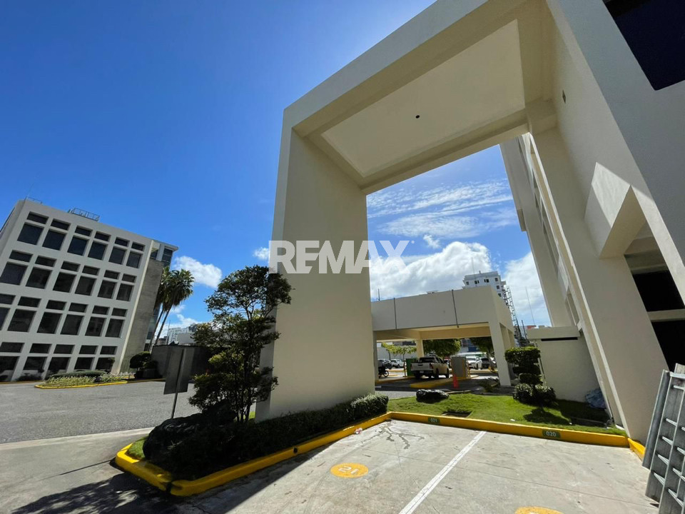Edificio en SANTO DOMINGO DE GUZMÁN, ENSANCHE NACO