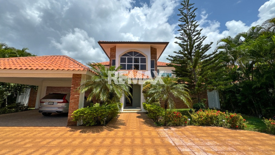 Casa en SAN PEDRO DE MACORÍS, METRO COUNTRY CLUB