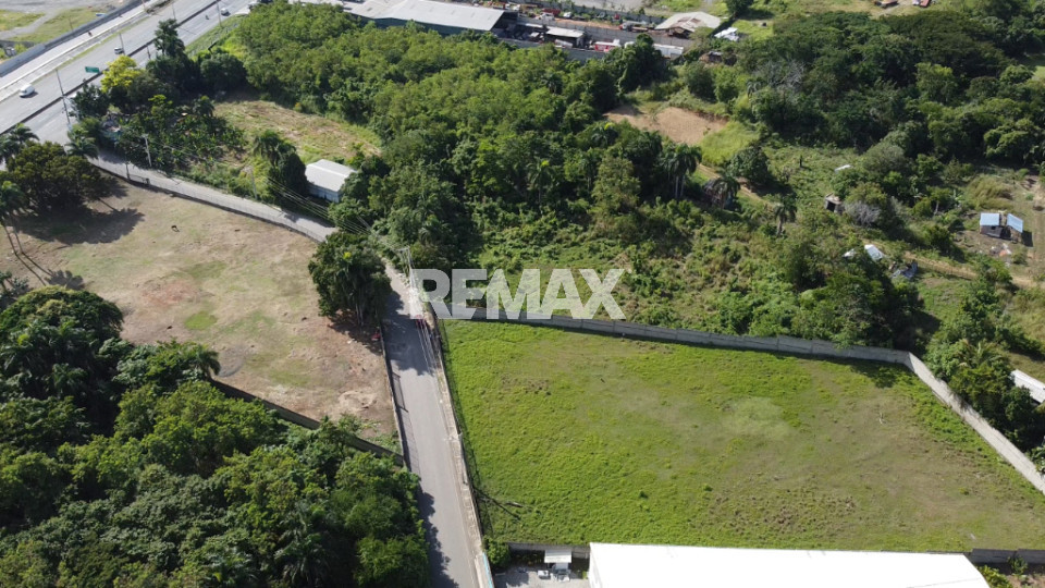 Land en SANTO DOMINGO DE GUZMÁN, Autopista Duarte
