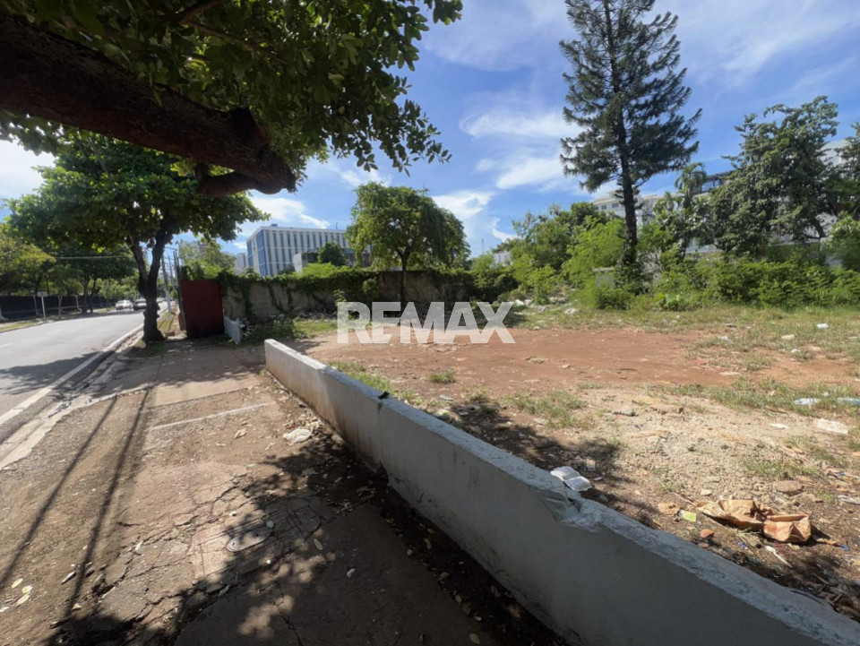 Terreno en GAZCUE, SANTO DOMINGO DE GUZMÁN