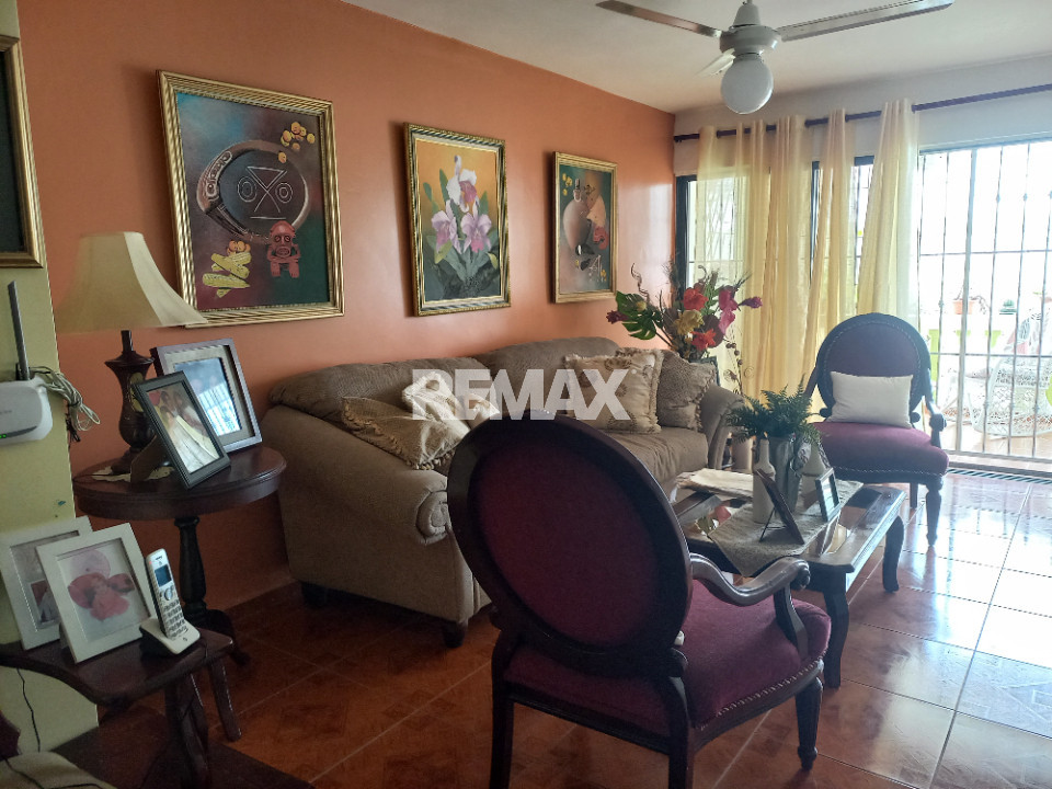 Casa en SANTO DOMINGO ESTE, URBANIZACIÓN ITALIA