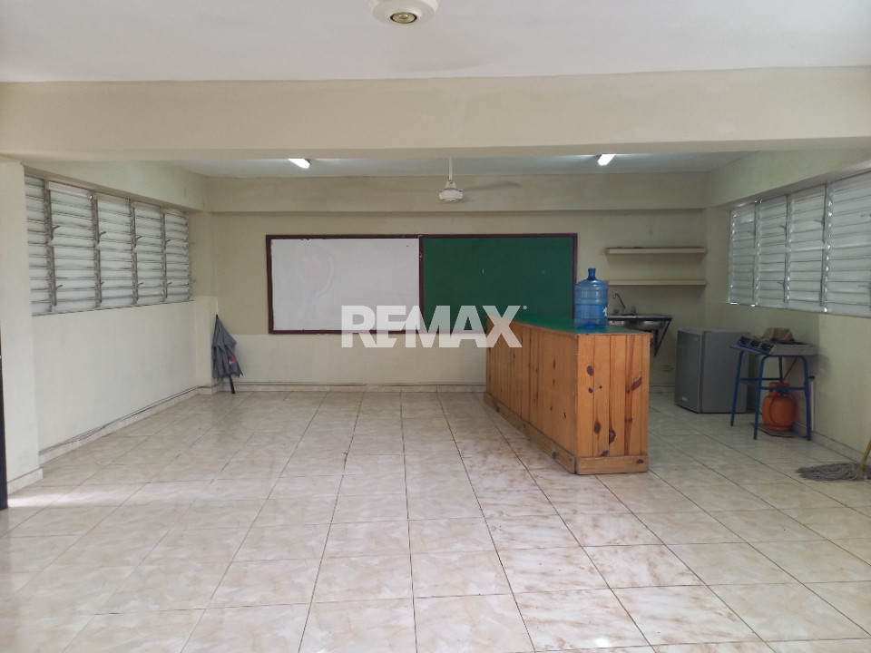Local de Oficina en SANTO DOMINGO ESTE, VILLA CARMEN