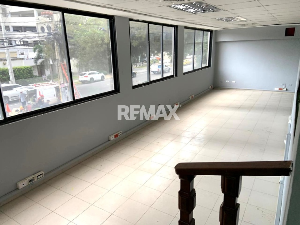 Local de Oficina en SANTO DOMINGO DE GUZMÁN, LA JULIA