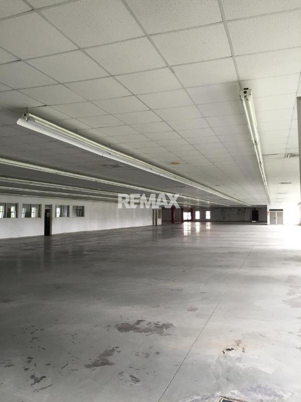 Nave Industrial en SANTO DOMINGO ESTE, SAN ISIDRO AFUERA