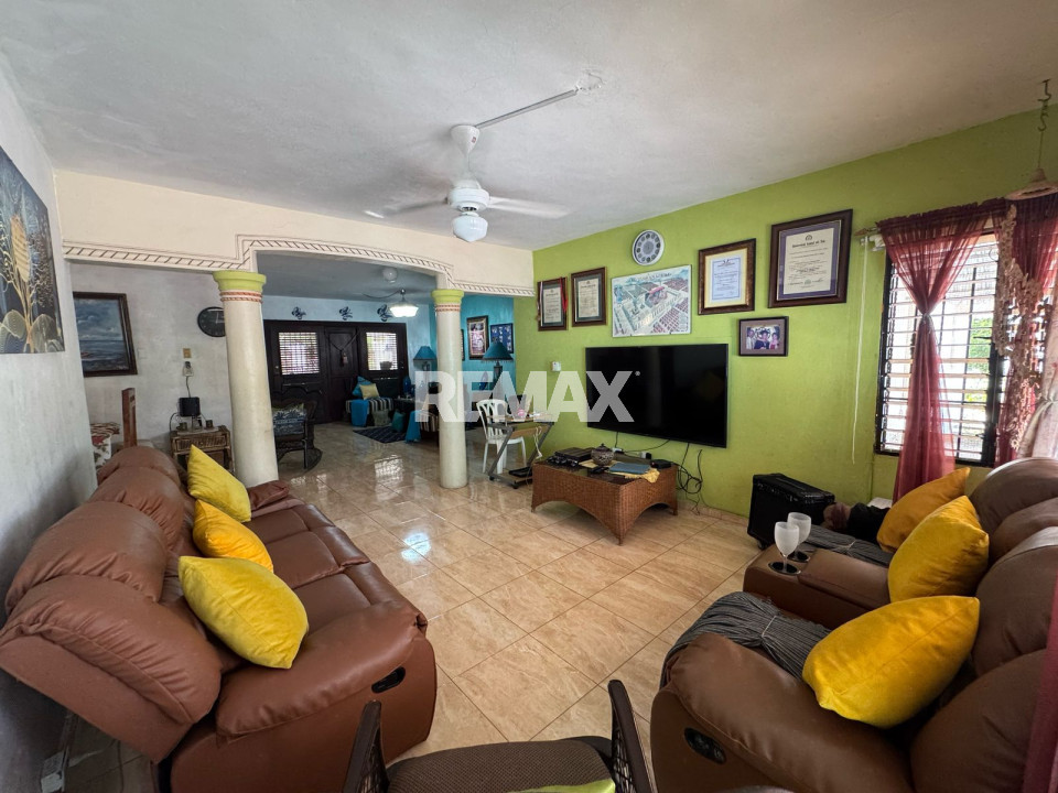 Casa en ALTOS DE ARROYO HONDO, SANTO DOMINGO DE GUZMÁN