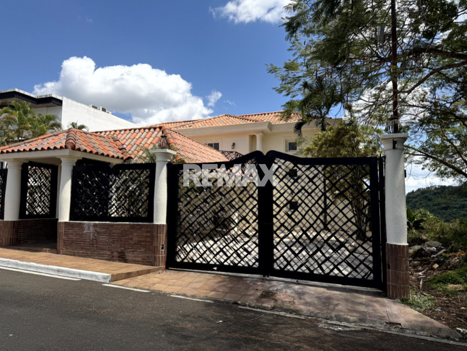 Casa en SANTO DOMINGO DE GUZMÁN, CUESTA HERMOSA III
