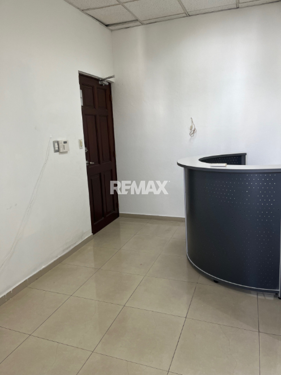 Local de Oficina en SANTO DOMINGO DE GUZMÁN, PARAÍSO