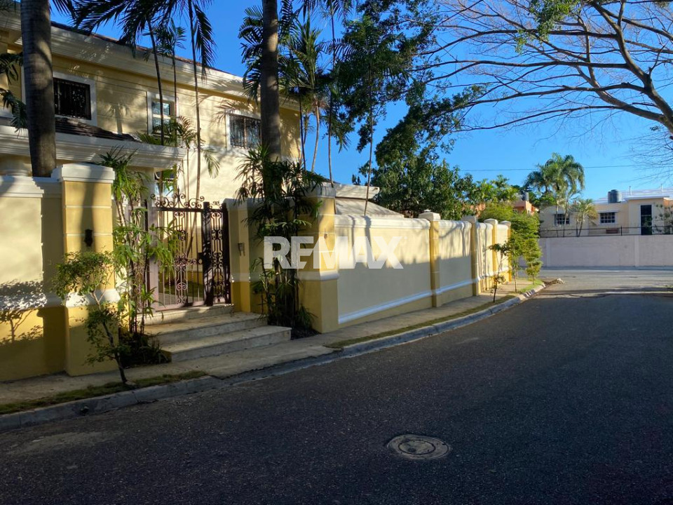 Casa / Solar en SANTO DOMINGO DE GUZMÁN, LAS PRADERAS