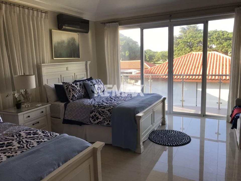 Tourist Property en GUAYACANES, JUAN DOLIO