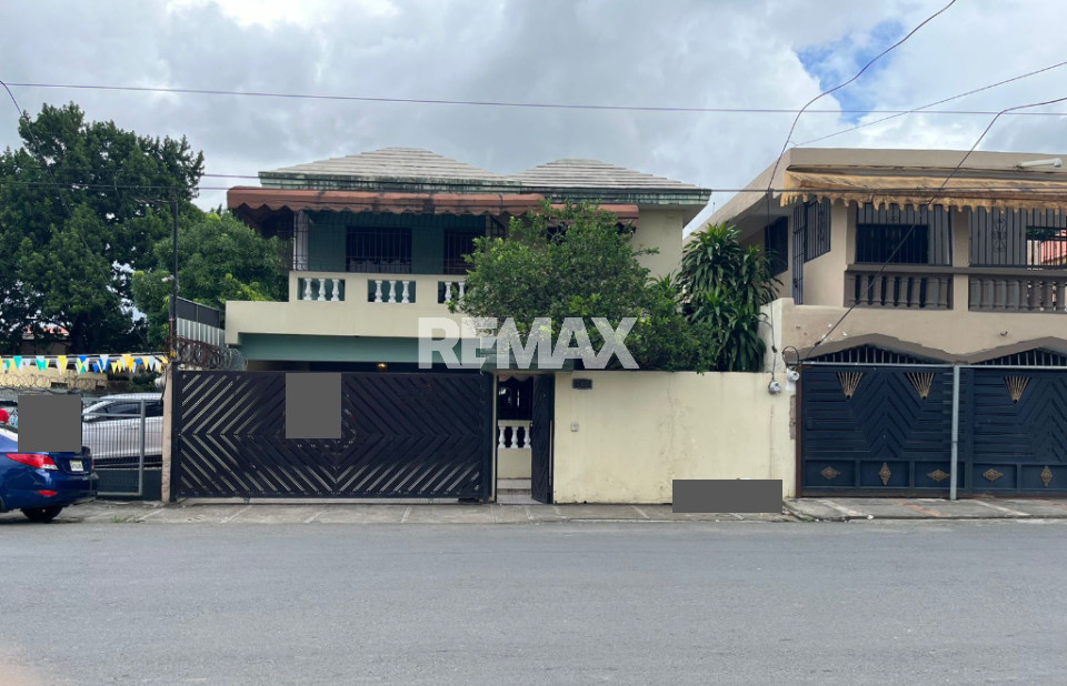 Casa en SANTO DOMINGO ESTE, URBANIZACIÓN LUCERNA