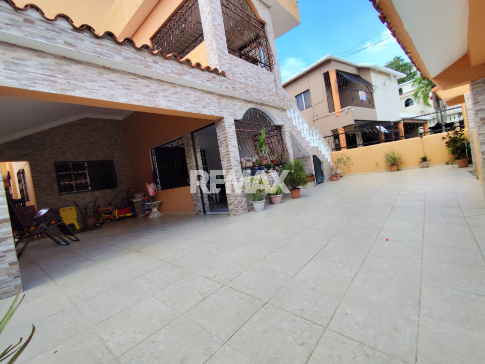 Casa en SANTO DOMINGO NORTE, RESIDENCIAL JARDINES DE BUENA VISTA
