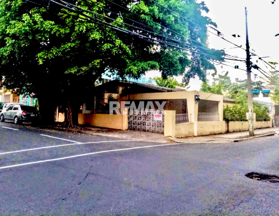Casa / Solar en SANTO DOMINGO DE GUZMÁN, GAZCUE