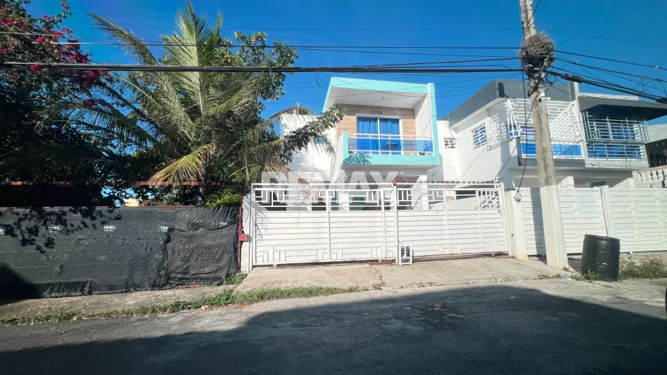 House en SANTO DOMINGO ESTE, RESIDENCIAL BRISA ORIENTAL VIII
