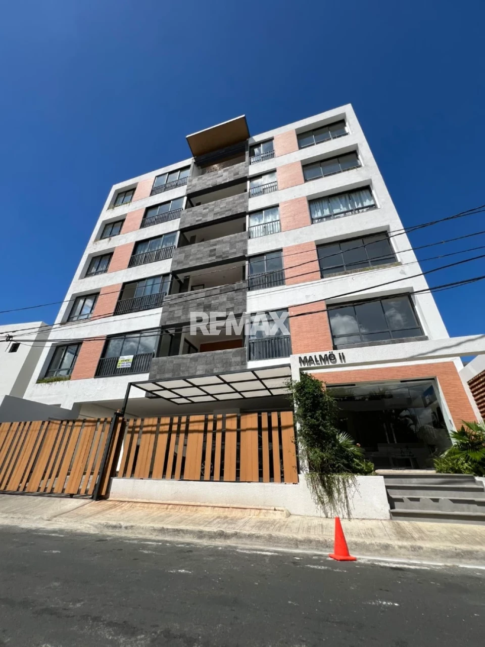 Apartamento en SANTO DOMINGO DE GUZMÁN, URBANIZACION FERNÁNDEZ