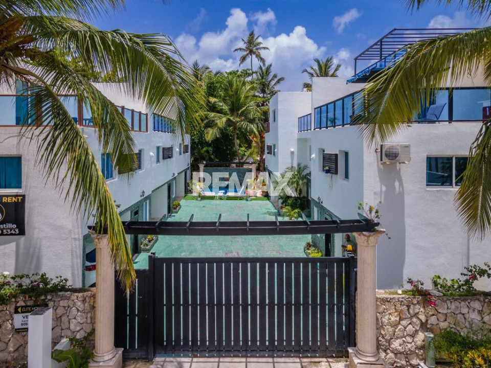 Villa de 2 Niveles con Jacuzzi Privado en Los Corales - 13