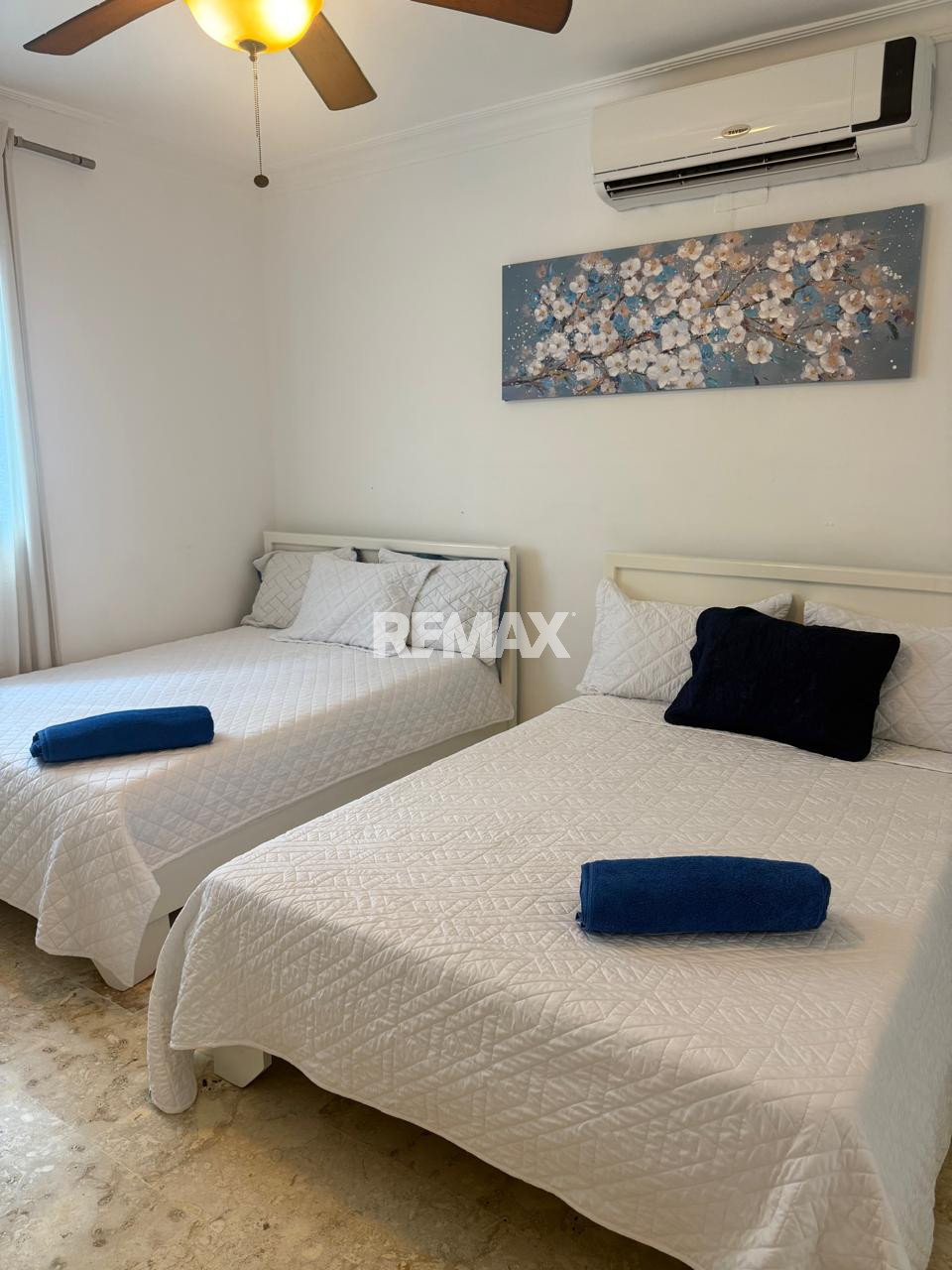 Villa de 2 Niveles con Jacuzzi Privado en Los Corales - 8