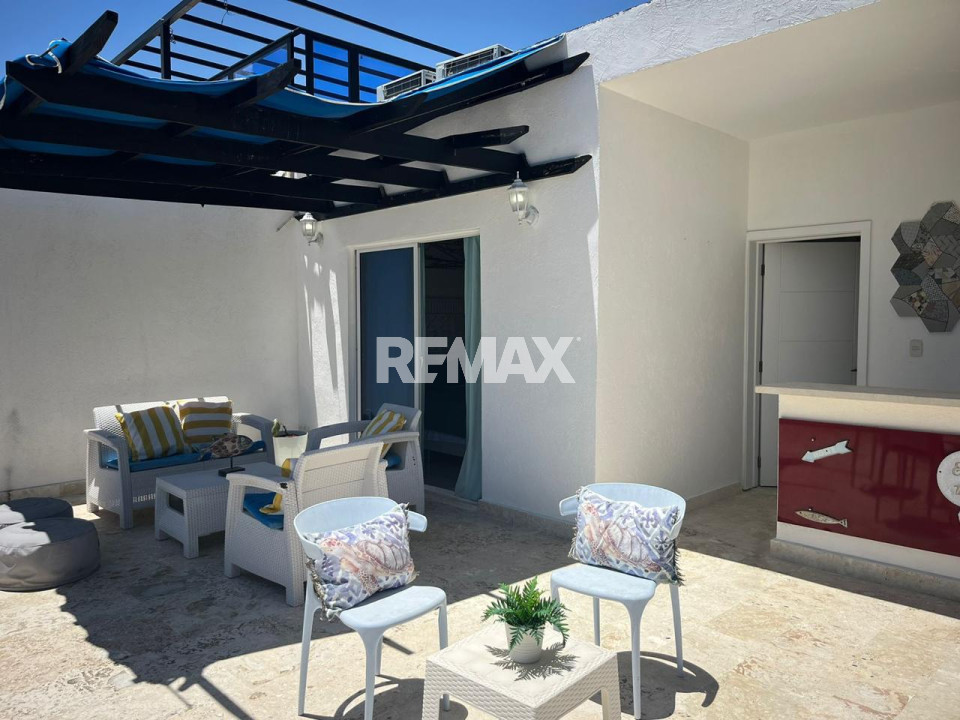 Villa de 2 Niveles con Jacuzzi Privado en Los Corales - 6