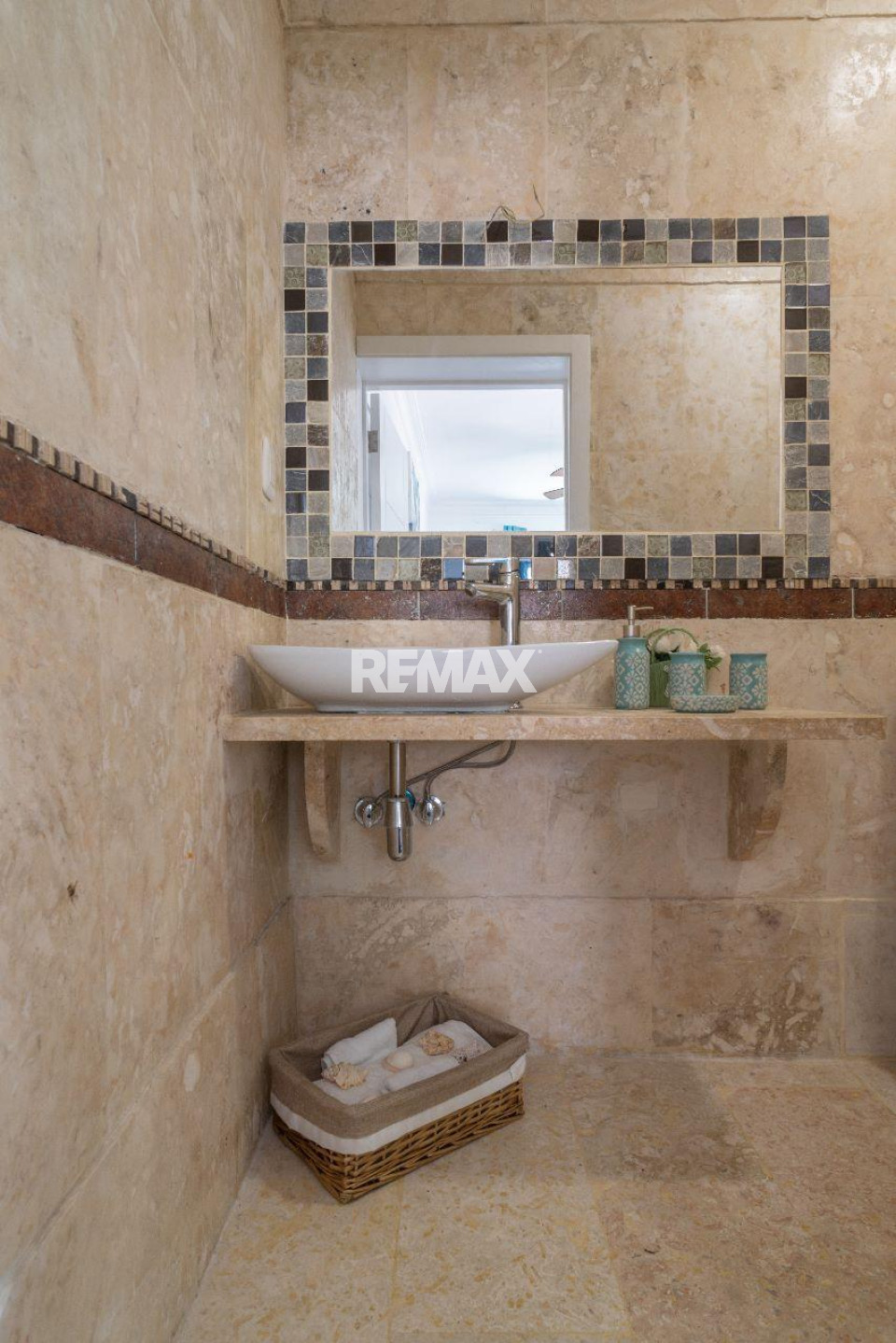 Villa de 2 Niveles con Jacuzzi Privado en Los Corales - 5